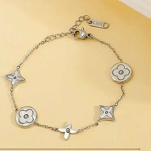 Stampd Silver Floral Charm Bracelet